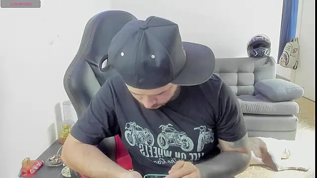 ragnar lothbrok777 online show from 04/21/26, 06:12