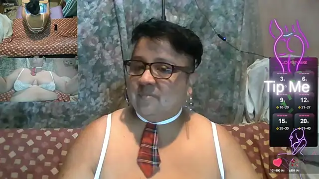 Snapshot of erinadarling79 chatting on 09/18/25, 04:25 erinadarling79 online show from 09/18/25, 04:25