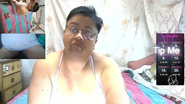 Snapshot of erinadarling79 chatting on 09/18/25, 09:17 erinadarling79 online show from 09/18/25, 09:17