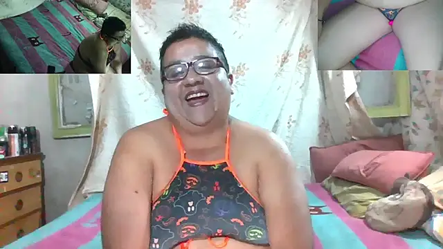 Snapshot of erinadarling79 chatting on 10/31/25, 02:34 erinadarling79 online show from 10/31/25, 02:34