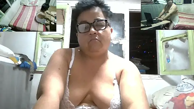 Snapshot of erinadarling79 chatting on 02/13/26, 12:17 erinadarling79 online show from 02/13/26, 12:17