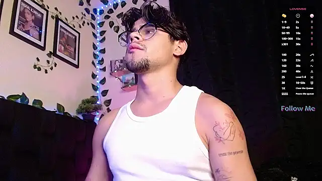 isaac-saenz online show from 02/19/25, 12:46