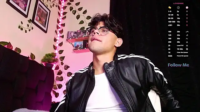 isaac-saenz online show from 02/23/25, 12:30