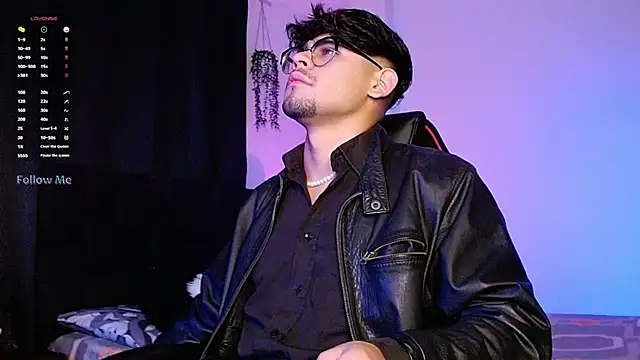 isaac-saenz online show from 10/28/25, 09:17