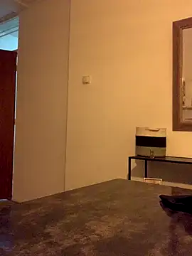 Snapshot of Bleueyez007 chatting on 11/27/25, 12:24 Bleueyez007 online show from 11/27/25, 12:24