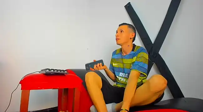 Isak Millan online show from 02/13/25, 02:34