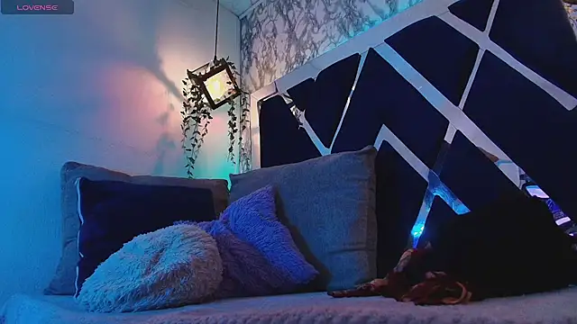 charlotte bluee online show from 09/16/25, 06:42