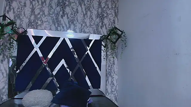 charlotte bluee online show from 10/04/25, 06:50