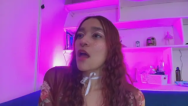 charlotte bluee online show from 12/14/25, 08:30