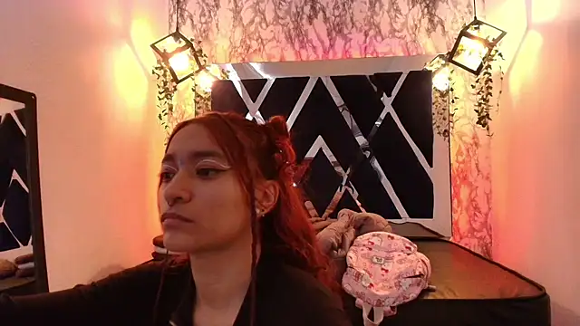 charlotte bluee online show from 12/18/25, 06:47