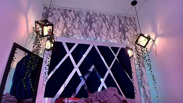 Snapshot of charlotte_bluee chatting on 02/05/26, 06:34 charlotte bluee online show from 02/05/26, 06:34
