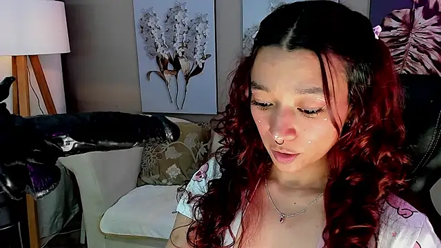 Snapshot of charlotte_bluee chatting on 06/09/26, 02:01 charlotte bluee online show from 06/09/26, 02:01