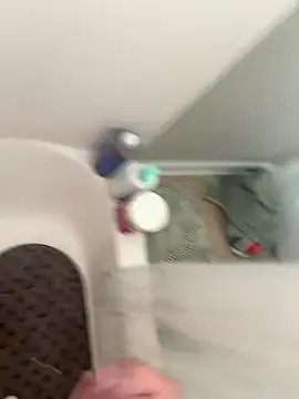 danyh2023 online show from 11/27/25, 08:22