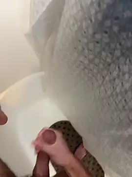 danyh2023 online show from 04/22/26, 02:18