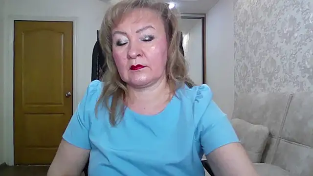 Victoria secrets  online show from 10/08/25, 04:32