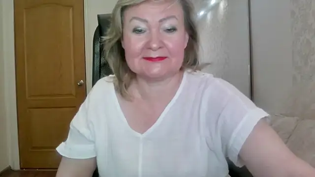 Snapshot of Victoria_secrets_ chatting on 06/16/26, 09:45 Victoria secrets online show from 06/16/26, 09:45