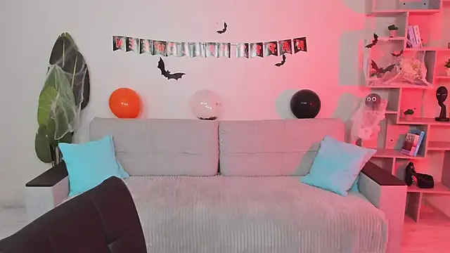 GabriellaMays online show from 10/17/25, 05:10