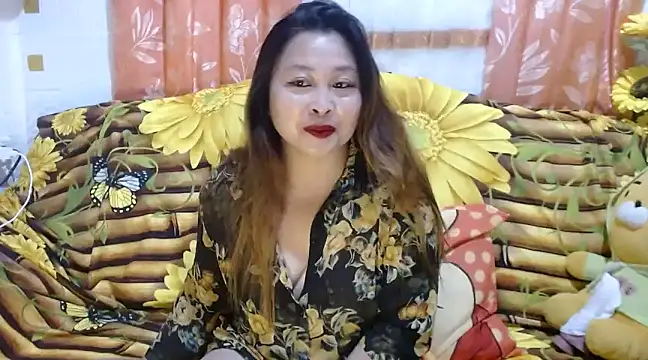 Snapshot of UrSweetClassyPinay chatting on 12/17/24, 08:34 UrSweetClassyPinay online show from 12/17/24, 08:34
