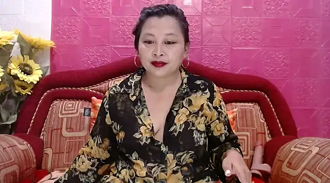 Snapshot of UrSweetClassyPinay chatting on 02/22/25, 06:41 UrSweetClassyPinay online show from 02/22/25, 06:41
