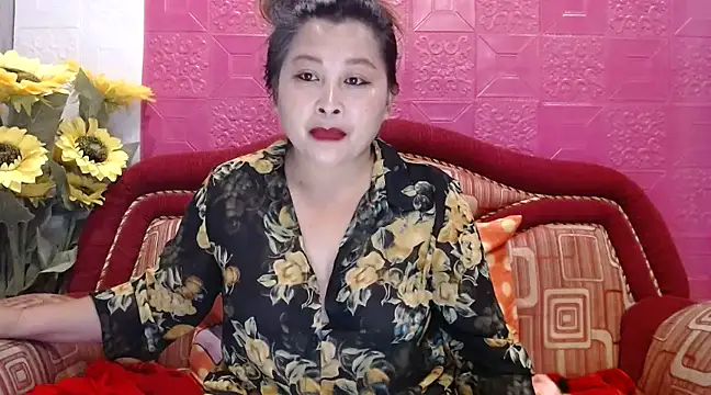 Snapshot of UrSweetClassyPinay chatting on 02/26/25, 03:08 UrSweetClassyPinay online show from 02/26/25, 03:08
