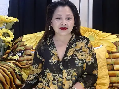 Snapshot of UrSweetClassyPinay chatting on 10/20/25, 04:29 UrSweetClassyPinay online show from 10/20/25, 04:29