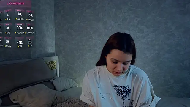 Snapshot of VeronaBlink chatting on 03/13/25, 03:17 VeronaBlink online show from 03/13/25, 03:17