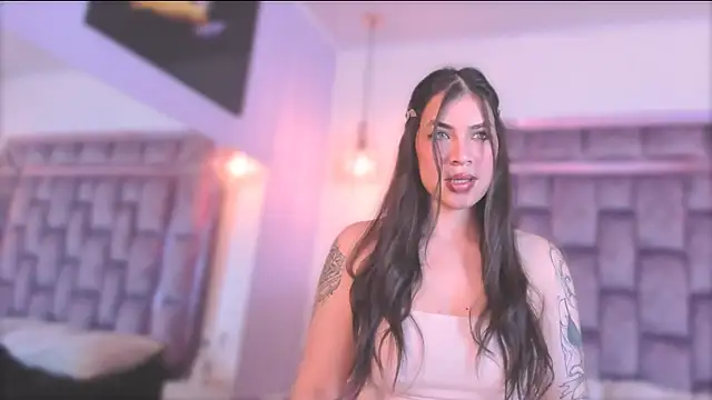 Snapshot of Annie_rhoades chatting on 02/22/25, 01:02 Annie rhoades online show from 02/22/25, 01:02