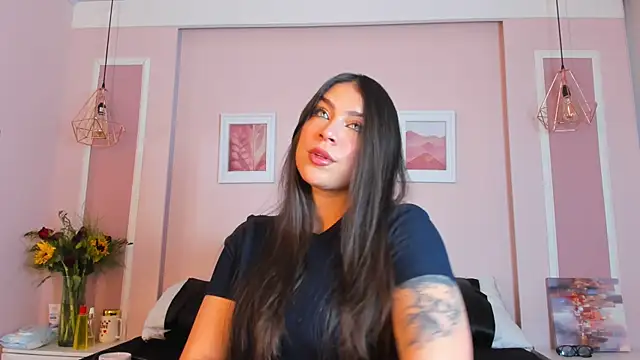 Snapshot of Annie_rhoades chatting on 09/11/25, 01:00 Annie rhoades online show from 09/11/25, 01:00