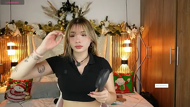 Snapshot of Julieta_priv chatting on 11/10/25, 02:38 Julieta priv online show from 11/10/25, 02:38