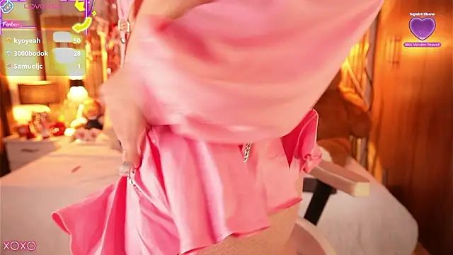 Snapshot of Julieta_priv chatting on 02/14/26, 02:47 Julieta priv online show from 02/14/26, 02:47