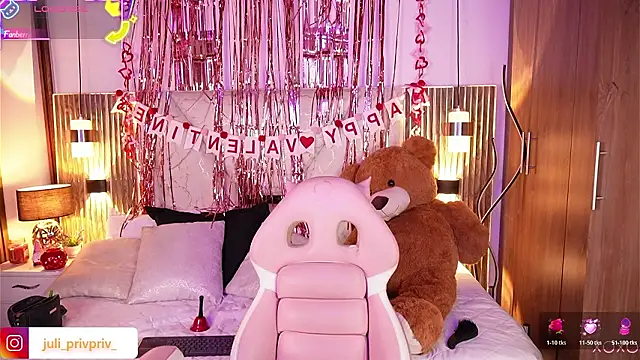 Snapshot of Julieta_priv chatting on 02/16/26, 02:35 Julieta priv online show from 02/16/26, 02:35