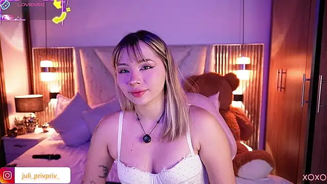 Snapshot of Julieta_priv chatting on 02/28/26, 02:29 Julieta priv online show from 02/28/26, 02:29