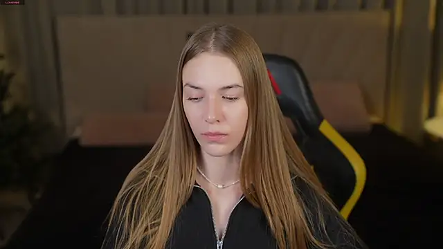 Layla Sweet  online show from 01/14/26, 08:47