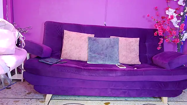 Arii moon online show from 11/18/25, 07:40