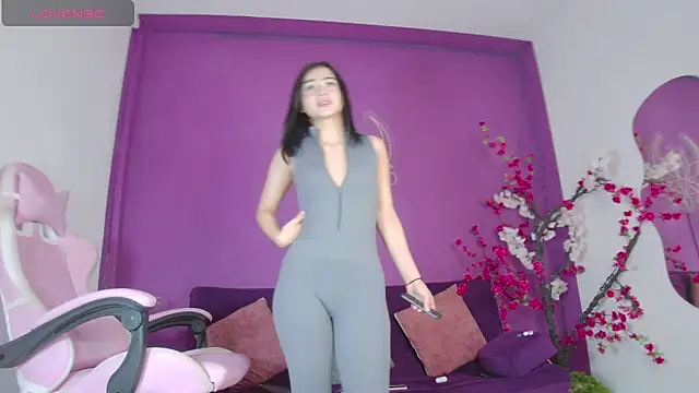 Arii moon online show from 11/23/25, 03:23