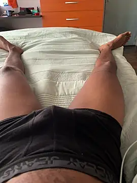 Snapshot of papibbc6989 chatting on 02/22/25, 05:23 papibbc6989 online show from 02/22/25, 05:23