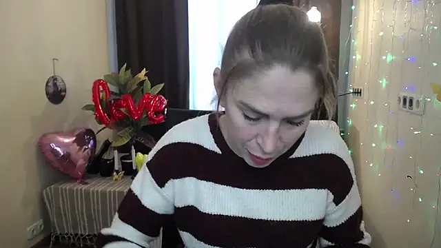 Snapshot of TessaDaybreak chatting on 02/16/25, 10:54 TessaDaybreak online show from 02/16/25, 10:54