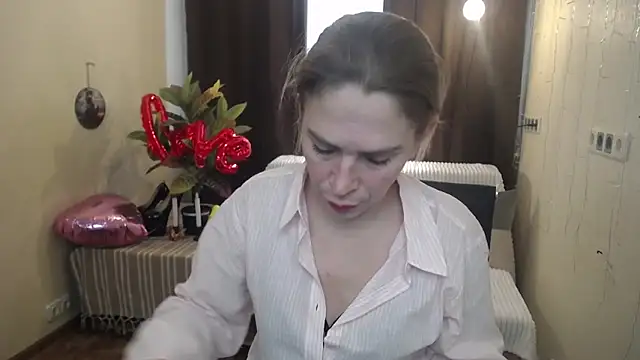 Snapshot of TessaDaybreak chatting on 02/20/25, 10:16 TessaDaybreak online show from 02/20/25, 10:16
