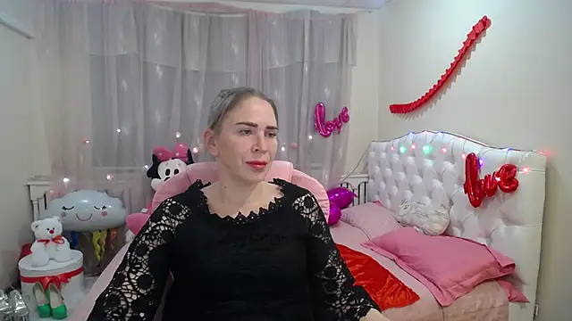 Snapshot of TessaDaybreak chatting on 03/12/25, 04:13 TessaDaybreak online show from 03/12/25, 04:13