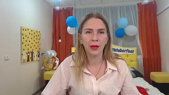 Snapshot of TessaDaybreak chatting on 09/26/25, 06:28 TessaDaybreak online show from 09/26/25, 06:28