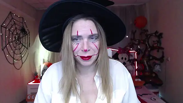 TessaDaybreak online show from 10/31/25, 08:26