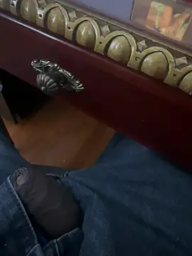 Snapshot of Slimlightrising chatting on 02/19/25, 04:22 Slimlightrising online show from 02/19/25, 04:22