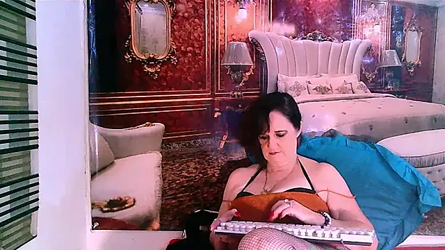 Snapshot of LuciousGrace chatting on 03/15/25, 05:26 LuciousGrace online show from 03/15/25, 05:26