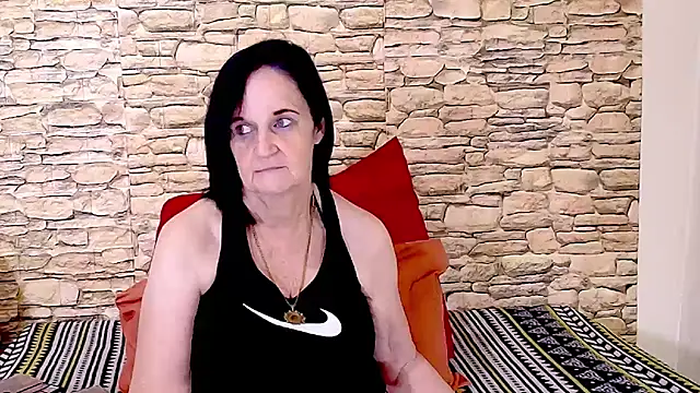 Snapshot of LuciousGrace chatting on 11/27/25, 05:31 LuciousGrace online show from 11/27/25, 05:31