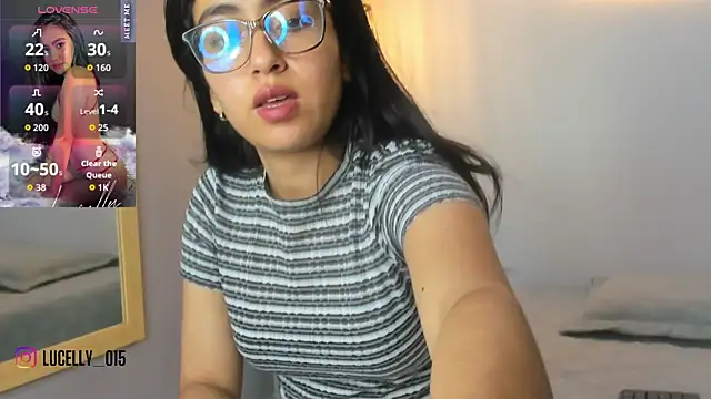 lucelly 15 online show from 10/23/25, 11:42