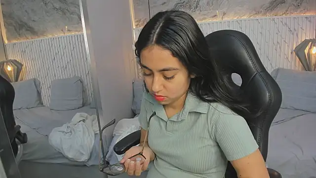 lucelly 15 online show from 11/26/25, 11:33