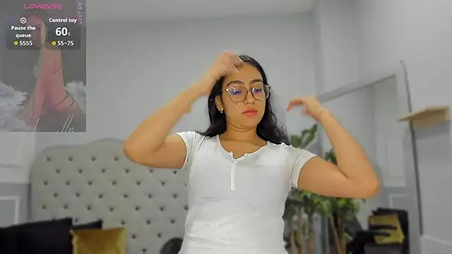 lucelly 15 online show from 02/05/26, 11:48