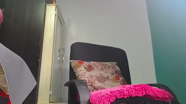 Snapshot of Gaby-sexy chatting on 10/16/25, 05:47 Gaby-sexy online show from 10/16/25, 05:47