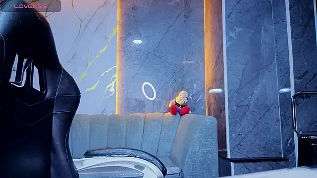 Anni acker b online show from 04/20/26, 07:37