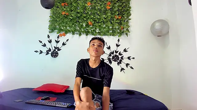 Snapshot of Calvin_Ford chatting on 02/15/25, 02:58 Calvin Ford online show from 02/15/25, 02:58